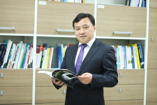 说明: I:\太阳集团tyc工作资料\王振伟新照片(太阳集团tyc拍摄)\微信图片_20181112122124.jpg